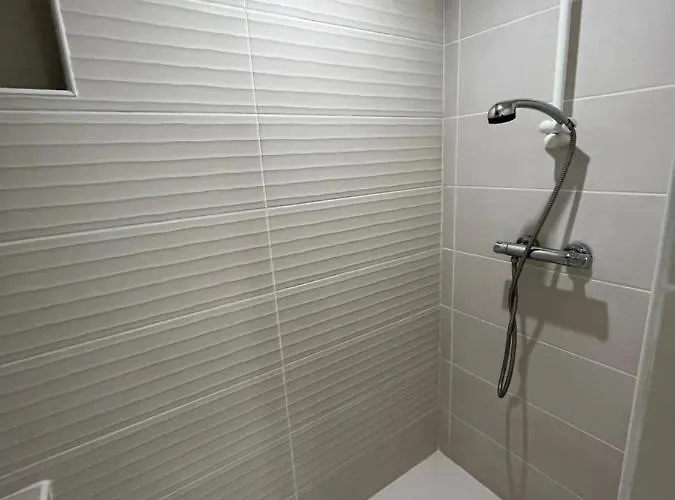 Riva, Appt Renove Dans Le Bourg De Ouistreham