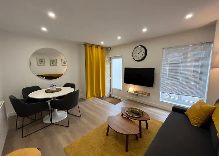 Riva, Appt Renove Dans Le Bourg De Διαμέρισμα *