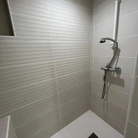 Riva, Appt Renove Dans Le Bourg De Ouistreham