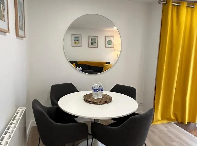 Riva, Appt Rénové Dans Le Bourg De * Ouistreham